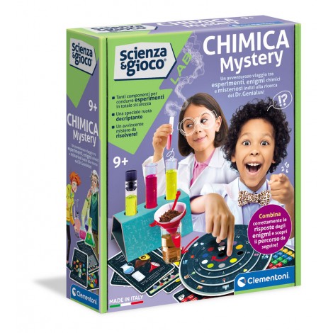 La scienza si fa ancora piÃ¹ divertente con questo speciale kit che unisce il mondo della chimica a quello del mistero! Il bambino, come un vero investigatore, sarà coinvolto in un`avventura da affrontare a colpi di esperimenti scientifici e indizi da scovare. Il kit contiene tutto l`occorente per realizzare esperimenti sulle miscele, filtrazioni e sul pH grazie alla cartina indicatrice. Sono inclusi: imbuto, carta da filtro, spatolina e tanto altro.